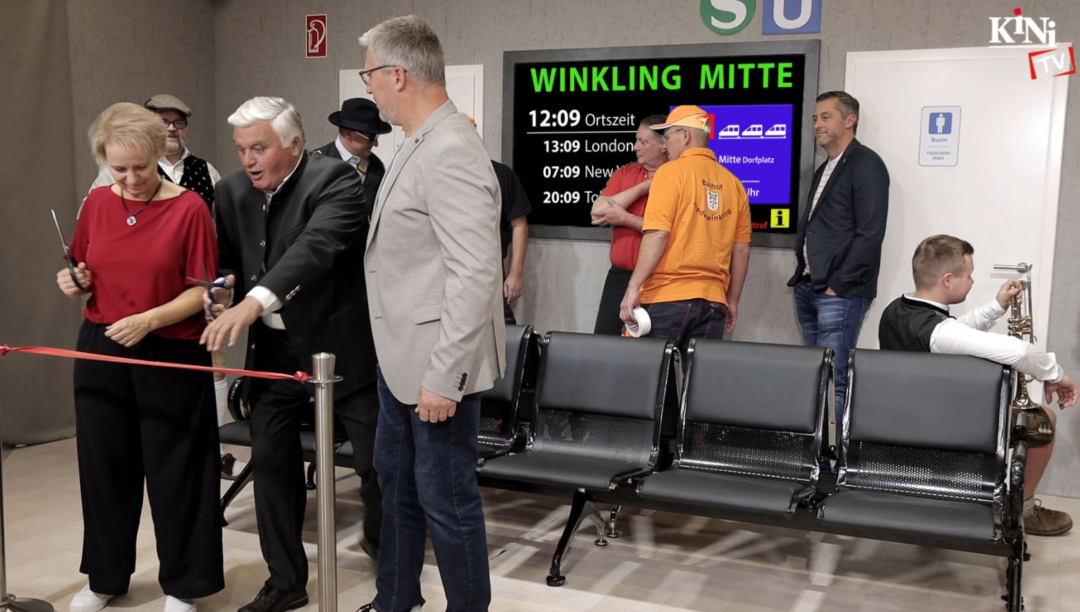 Eröffnung U_Bahn Station WINKLING MITTE.JPG